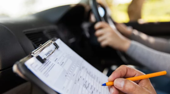 Are Manual Driving Lessons More Appropriate Than Automatic?